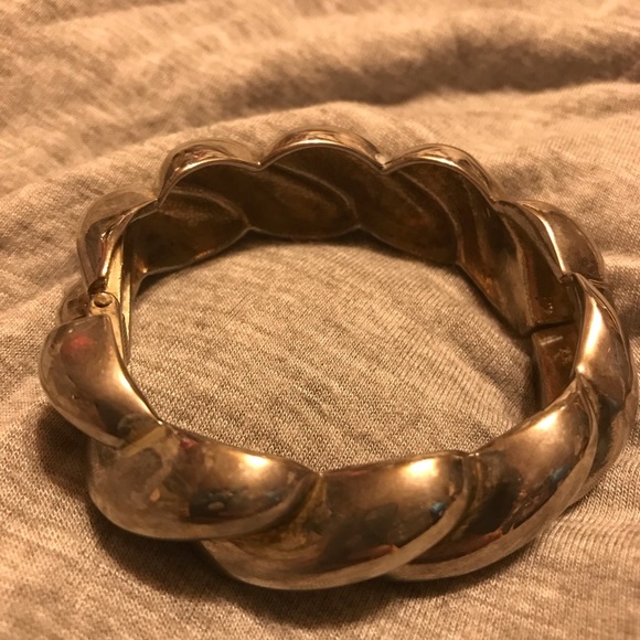 Vintage Silver Color Metal Spring Clasp Bracelet - Picture 2 of 8